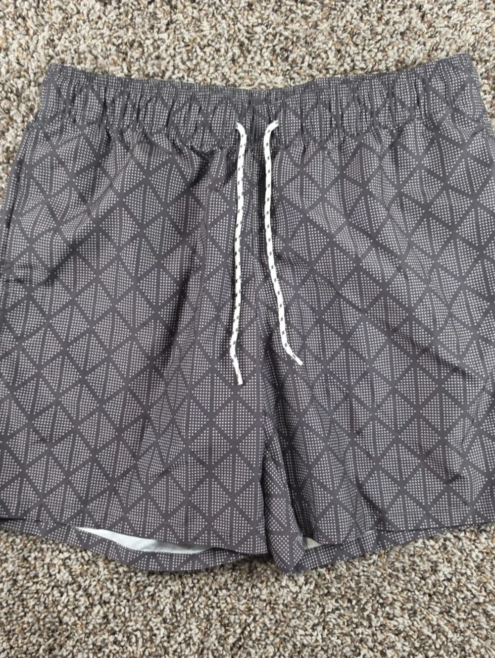 Goodfellow & Co Mens Sz M Swim Trunks Swimsuit Gray Geometric Mesh Lined